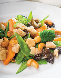 Chicken Stir-Fry with Cashews and Snow Peas