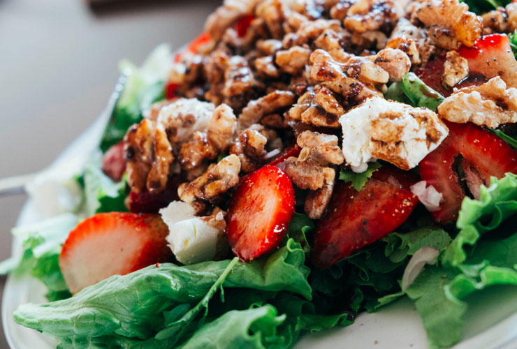 Strawberry Spinach Salad with Chicken
